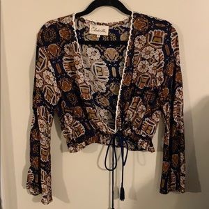 Women’s bell sleeve crop top